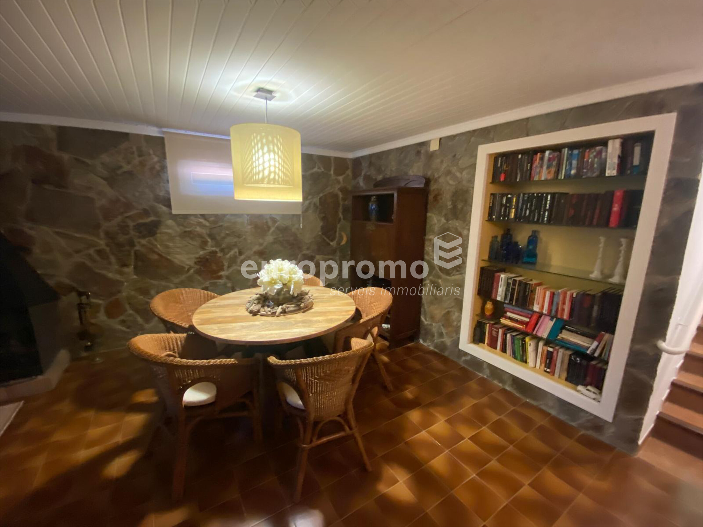 Espectacular casa de lujo situada en Canet d'Adri!!